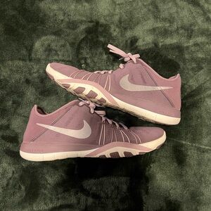 Nike Women’s Free TR 6 Size 8